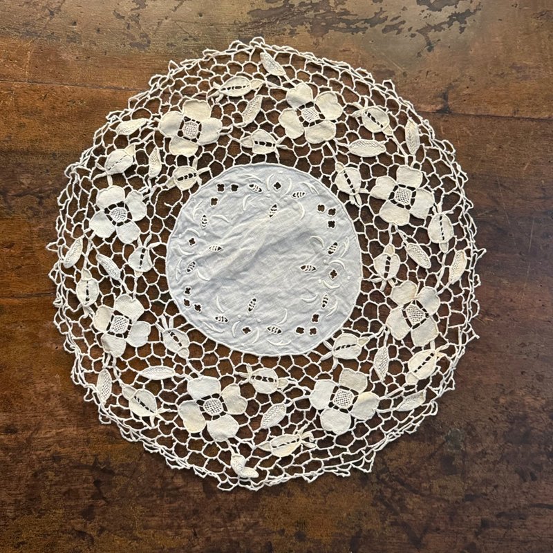 50644-迷人法國古董蕾絲桌墊33cm - 擺飾/家飾品 - 棉．麻 