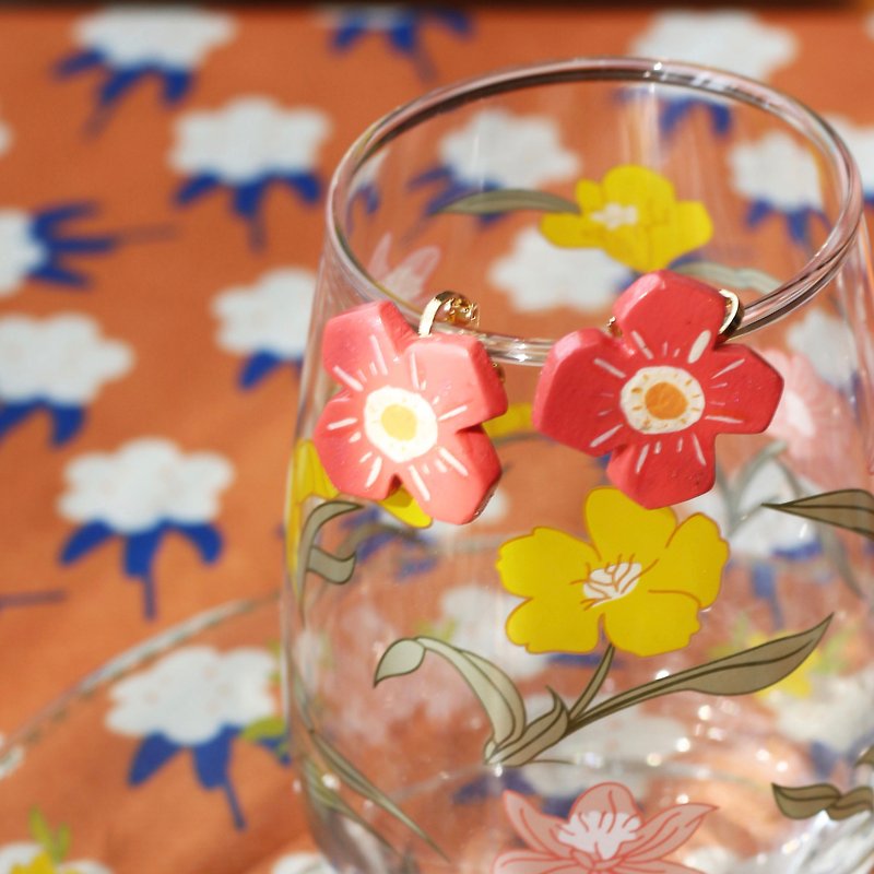 Hand painted earrings flowers - Earrings & Clip-ons - Clay Pink