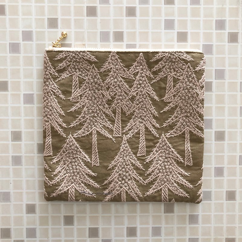 handmade pouch forest landtheater storage bag embroidery mina perhonen - กระเป๋าเครื่องสำอาง - ผ้าฝ้าย/ผ้าลินิน สีกากี