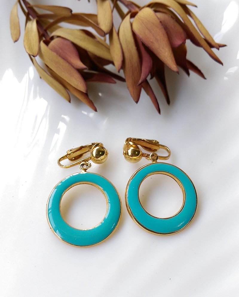 [Western antique jewelry / old age] 1970s light blue 珐琅 plain face clip earrings - Earrings & Clip-ons - Other Metals Blue