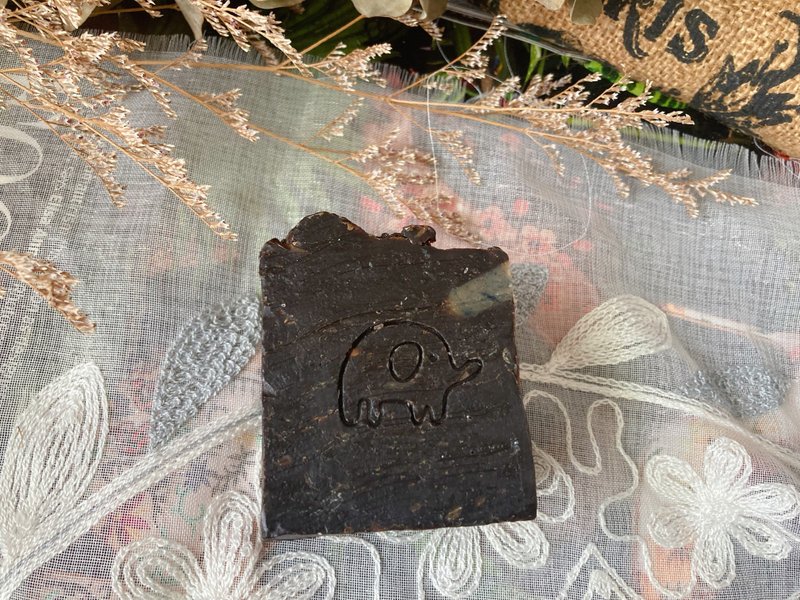 老青黛松焦油月桂漿果油全身皂/乾癢問題膚質/頭皮氣味不再來/ - 其他 - 其他材質 黑色