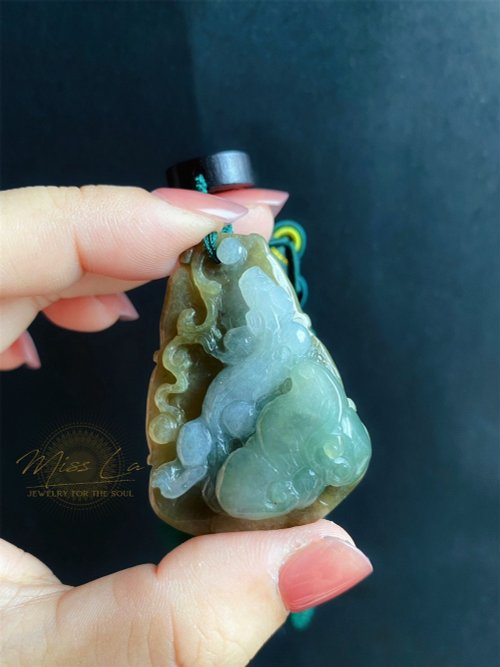 樂藏｜輕珠寶｜手作能量 天然緬甸玉 翡翠 原皮 螭龍 如意 一葉致富 發財 包掛 禮物 車掛