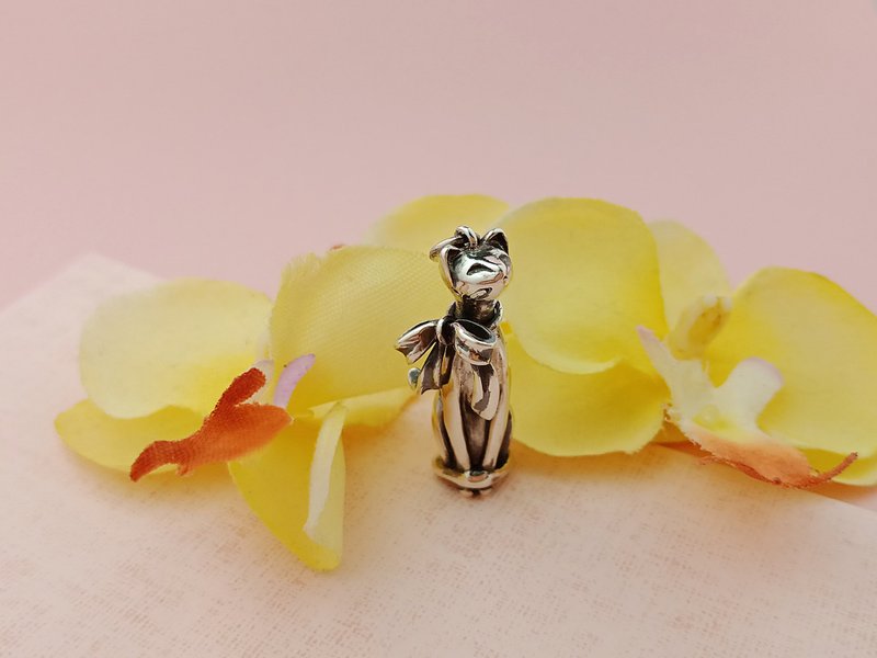 弓を持つ猫 - ネックレス - スターリングシルバー シルバー