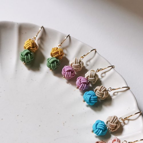 Veverka】月見-水引ピアス 編み mizuhiki カスタマイズ 玉結び