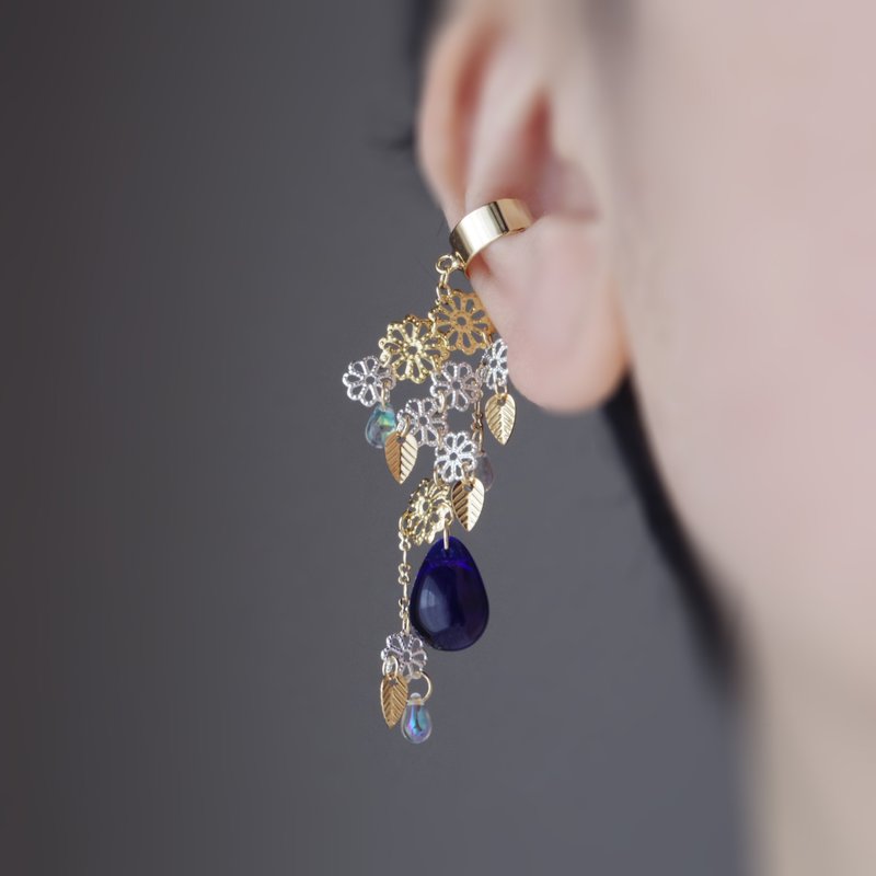 Single ear cuff Hikari Harahara - Earrings & Clip-ons - Glass Blue