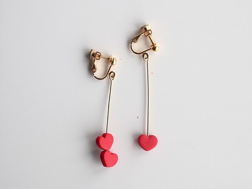 Little heart earrings  / red