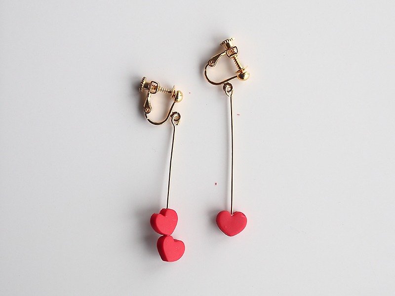 Little heart earrings  / red - Earrings & Clip-ons - Clay Red
