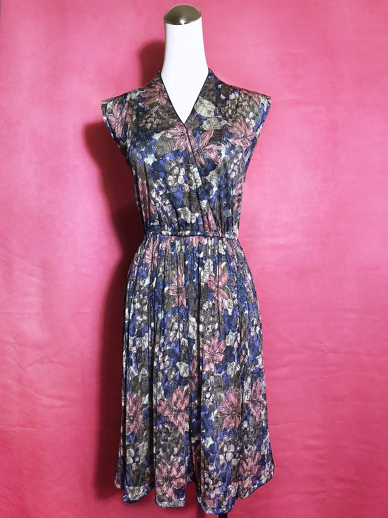 Flower textured sleeveless vintage dress / Bring back VINTAGE abroad - One Piece Dresses - Polyester Multicolor