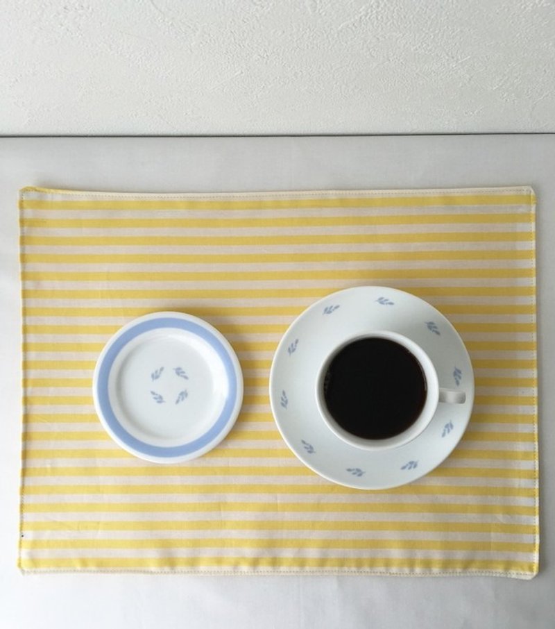 Reversible place mat [Yellow stripe] - ผ้ารองโต๊ะ/ของตกแต่ง - ผ้าฝ้าย/ผ้าลินิน สีเหลือง