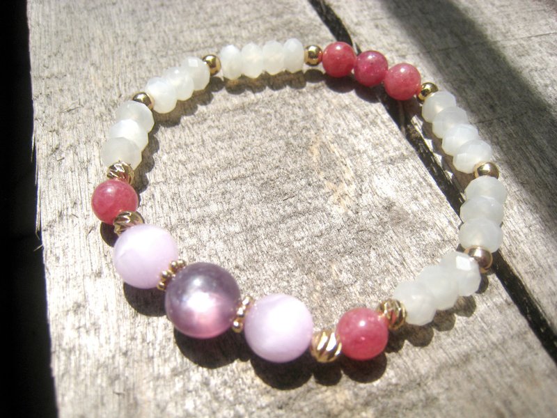 [Stone for June] Yiren [Moonstone Bracelet] Crystal Bracelet - Bracelets - Crystal Red