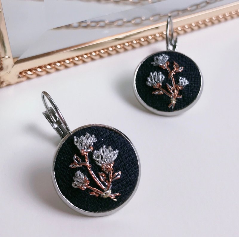 CHIYEN 花晨月夕 フレンチピアス - ピアス・イヤリング - 真珠 