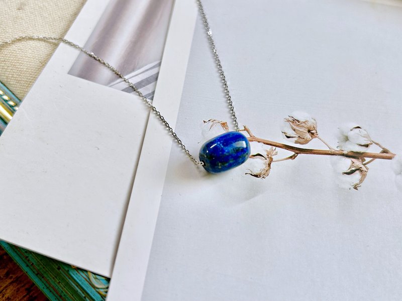 Lapis Lazuli Necklace relieves stress, enhances spirituality, stabilizes the mind, protects the body, wards off evil spirits and eliminates anger. - Necklaces - Crystal Blue