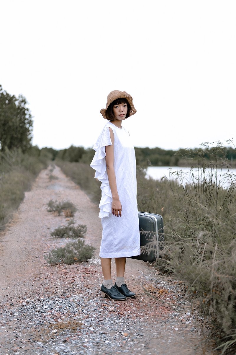 Mani Mina White Midi Dress Frill Back - 連身裙 - 棉．麻 