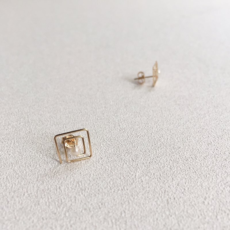 maze / gold filled square earrings - ต่างหู - โลหะ สีทอง
