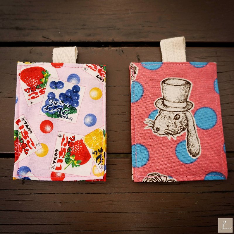[ 懷舊口香糖盒 / 手繪兔 - 地鐵卡包 ] Cocoon 手製布包 - 其他 - 其他材質 多色
