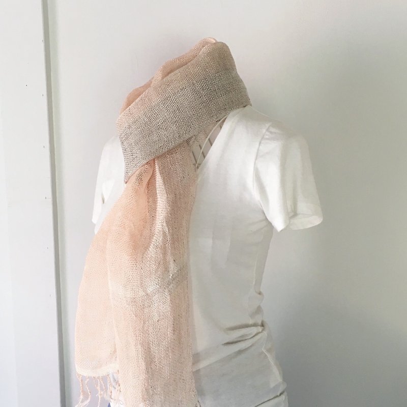【ベルギーリネン：オールシーズン】ユニセックス：手織りストール"Soft Pink & Gray" - スカーフ - コットン・麻 ピンク