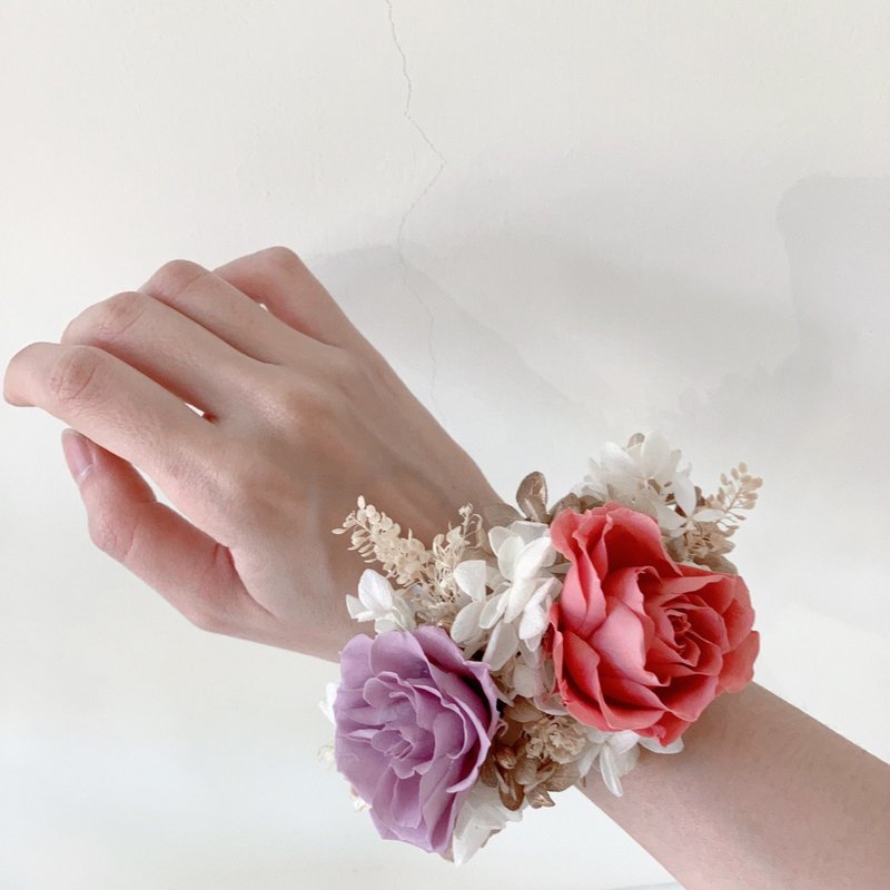 [Customized] Baroque style wrist flowers/preserved flowers/wedding favors (diameter 10cm) - Corsages - Plants & Flowers Purple