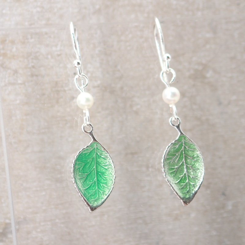 純銀 小綠葉 925 淡水珍珠 防敏感耳環 - 耳環/耳夾 - 純銀 綠色