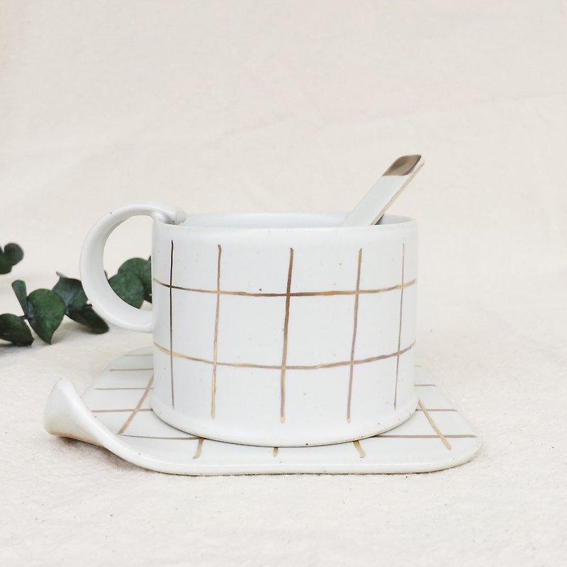 Simple hand-made gilt coffee mug - plaid - Mugs - Porcelain Gold