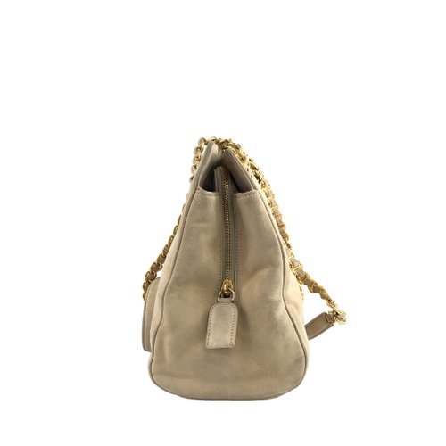 【美品】PRADA プラダ チェーンバッグ スエード 型押しロゴ 黒 正規品 楽天市場】プラダ 1BH089 ロゴ 型押し ショルダーバッグ カーフ