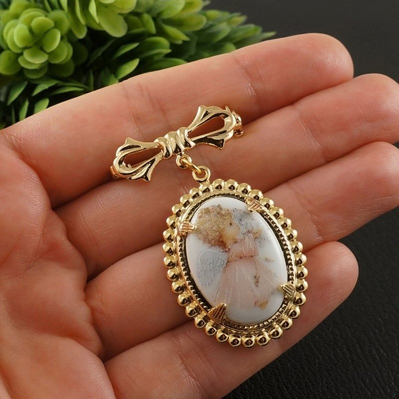 Pink White Angel Porcelain Cameo Golden Bow Brooch Pin Girl Woman Jewelry Gift - 胸針 - 瓷 粉紅色