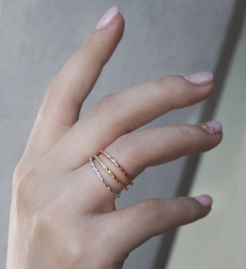 Frankie Original | 9K Gold Diamond Women's Line Ring | Handmade / Gift / Customized / Customized - แหวนคู่ - โลหะ สีทอง