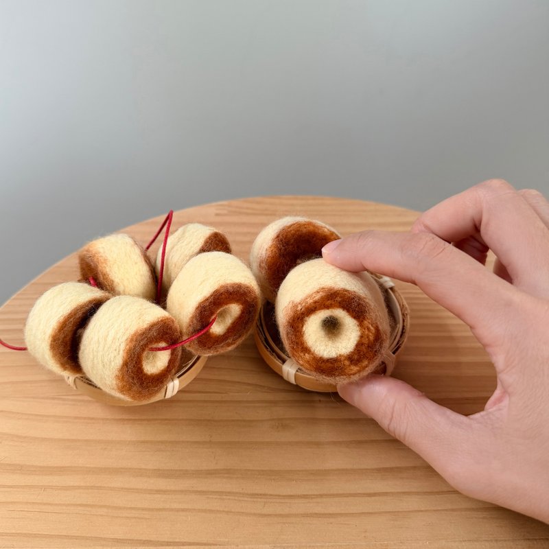 新荘塩味クッキーキーホルダー 羊毛フェルトニードルフェルト体験 - 編み物教室・タフティング - ウール 