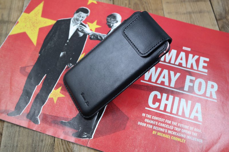 APEE leather handmade ~ plastic phone holster ~ classic black buckle ~ plain black ~ iphone 8 plus - เคส/ซองมือถือ - หนังแท้ สีดำ