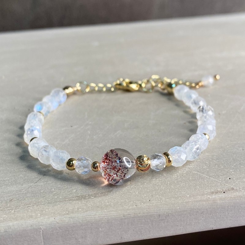 Super Seven Gold Strawberry White Crystal with Beads 4mm Faceted Moonstone Bracelet Bracelet - สร้อยข้อมือ - คริสตัล ขาว