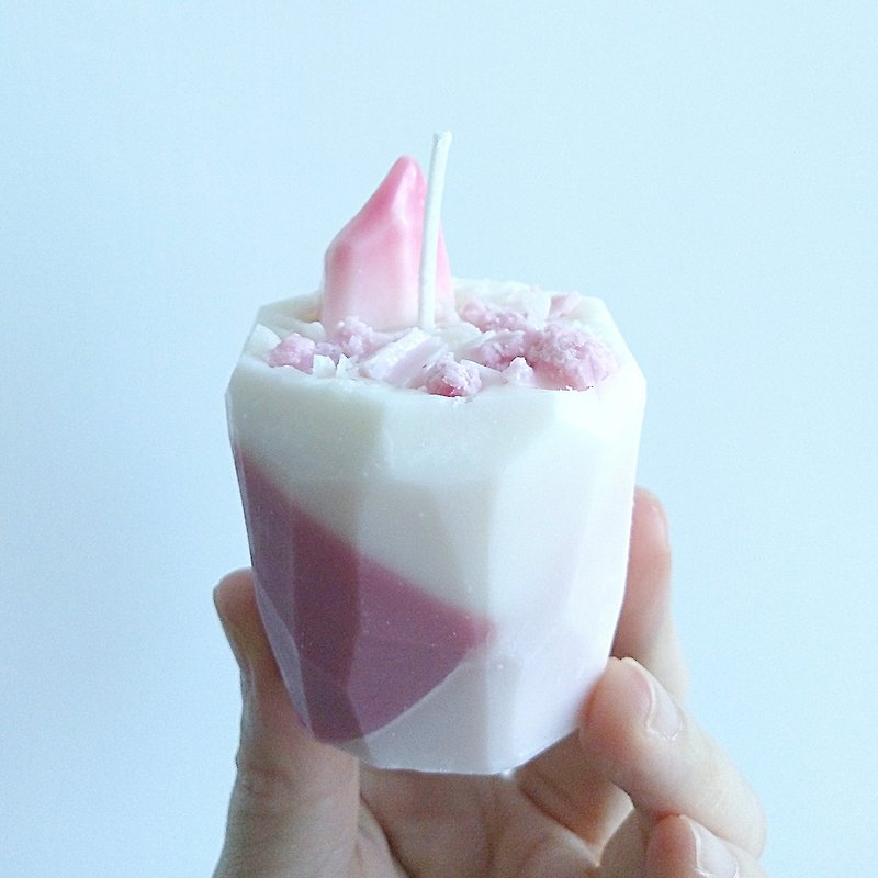 Stone | Natural Soywax Scented Candle | Strawberry | Birthday Gift - เทียน/เชิงเทียน - ขี้ผึ้ง สีแดง