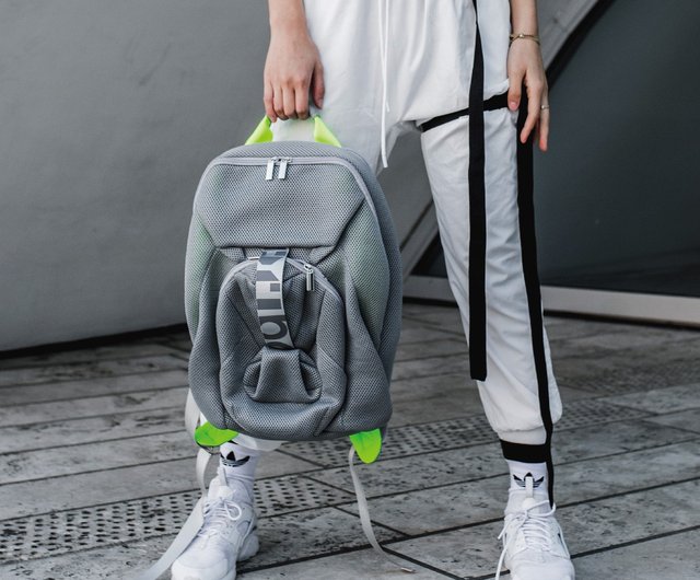 ともき 【ORIBAGU】AIRシルバー マンドリル型リュックバッグ AIRシルバーマンドリル バックパック - ショップ ORIBAGU折り紙