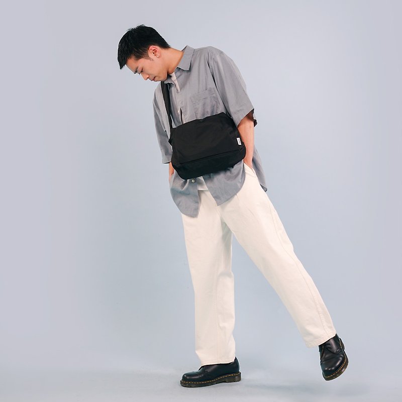Messenger Bag | Crossbody Bag | NICK 2 Way Drawstring Shoulder Bag (Black) - กระเป๋าแมสเซนเจอร์ - ไนลอน สีดำ