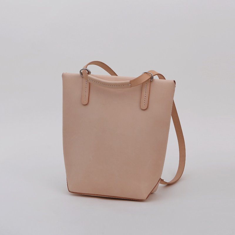 Simple first layer handle leather backpack men and women leather bag retro backpack - กระเป๋าถือ - หนังแท้ 