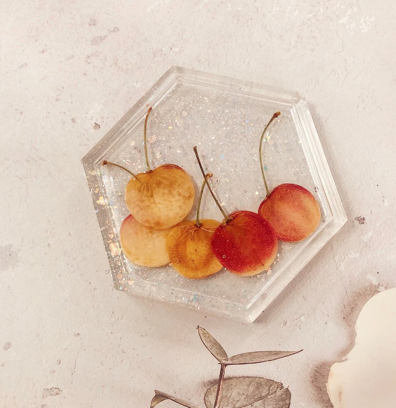 Pressed Flowers / Fruits Resin Coaster / Tray - Cherry - ของวางตกแต่ง - เรซิน 
