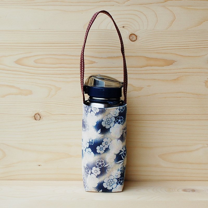 Gradient cherry blossom bottle bag - Beverage Holders & Bags - Cotton & Hemp Blue