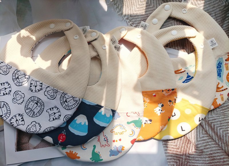 Jin Handmade bib bag 6-piece set/baby bib/moon gift box - Kids' Toys - Cotton & Hemp 