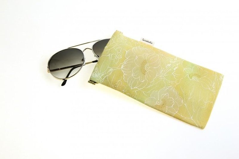 Kimono sunglasses case produced by Ikuko Jibiki - Toiletry Bags & Pouches - Cotton & Hemp Yellow