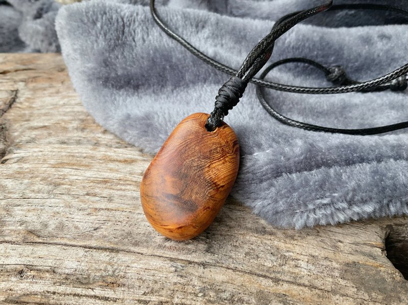 chirp cypress log necklace - สร้อยคอ - ไม้ หลากหลายสี