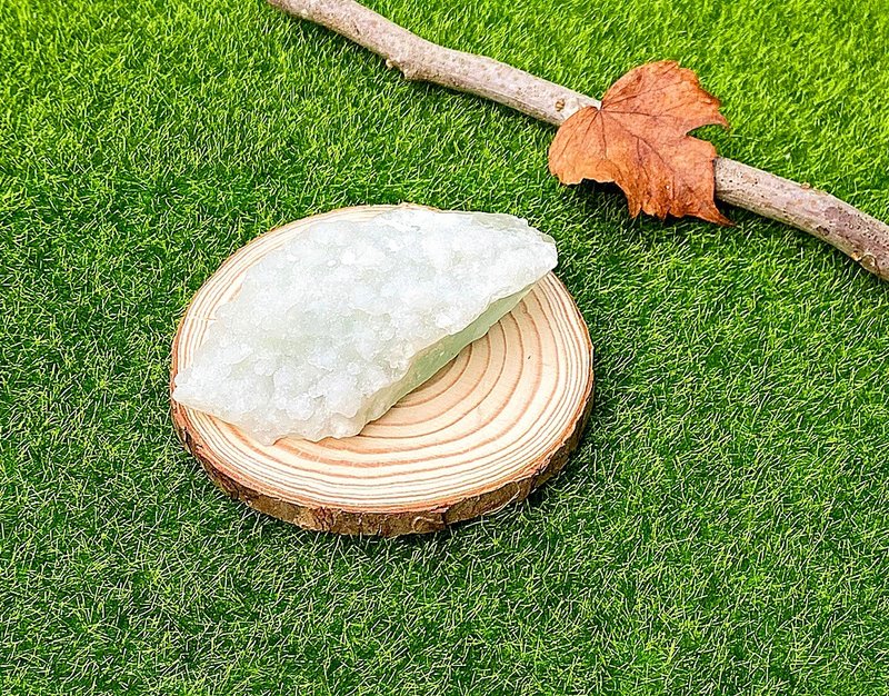 Natural raw ore frosting white crystal symbiotic mint green Stone home office healing ornaments - อื่นๆ - คริสตัล หลากหลายสี