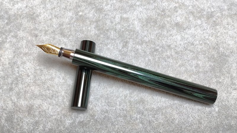 German SEM hard rubber-end-capped pen - Fountain Pens - Other Materials Green