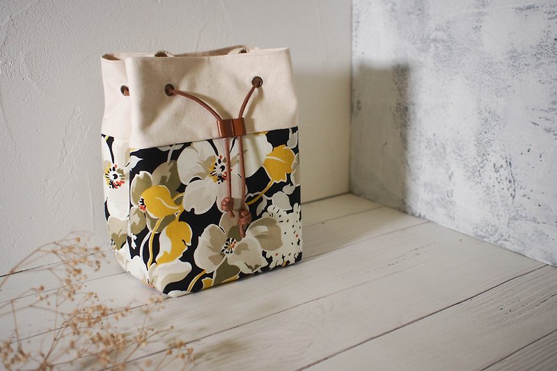 Traveler series cross-body bag / bucket bag / manual limited bag / yellow flower raft / pre-order - Messenger Bags & Sling Bags - Cotton & Hemp Yellow