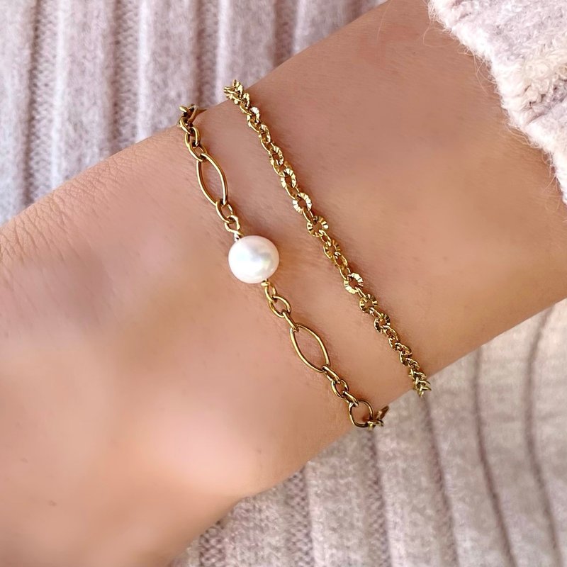 Double Chain Freshwater Pearl Bracelet for women・Stainless Steel . dainty - สร้อยข้อมือ - ไข่มุก สีทอง