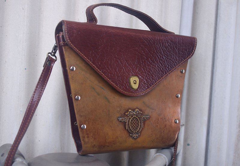 4.5studio-Nordic vintage antique bag - personalized leather X brass trapezoidal leather side backpack - กระเป๋าแมสเซนเจอร์ - หนังแท้ สีนำ้ตาล