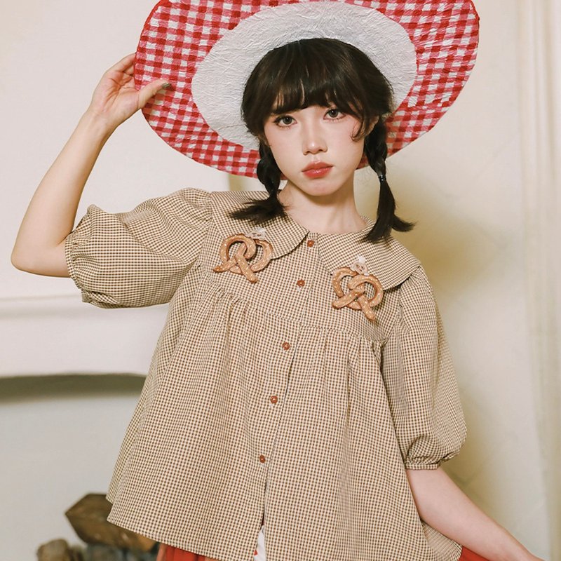 Meugler Niu Chou Island two-color mole alkali water knot bread embroidery plaid doll long-sleeved / short-sleeved collar shirt - Women's Shirts - Polyester Brown