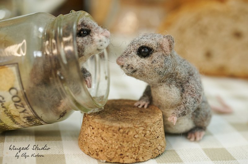 Mice, a composition of two figures of mice and a candle jar, felt sculpture - ของวางตกแต่ง - ขนแกะ สีเทา