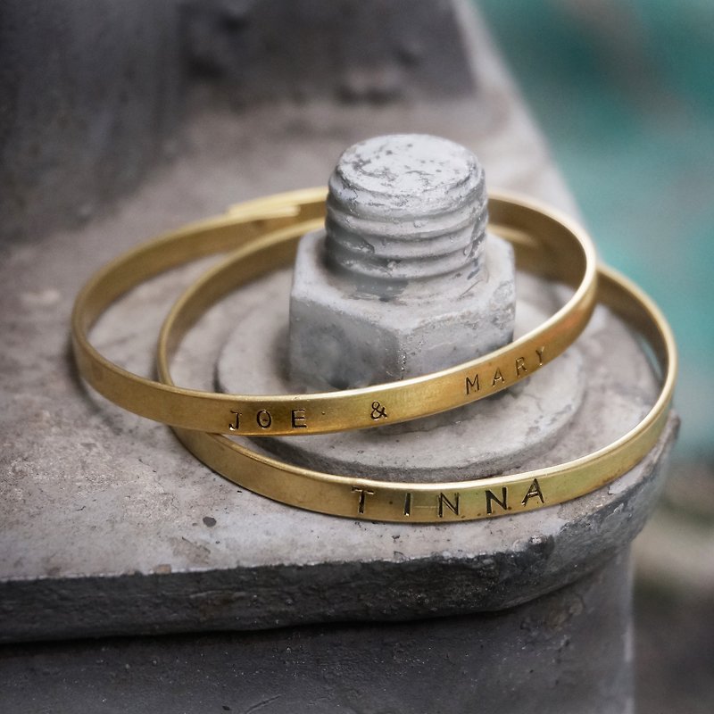 Sienna黃銅手環5mm寬(可加購客製打字) - 手鍊/手鐲 - 其他金屬 金色