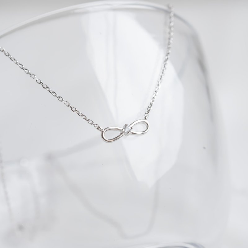Blue Stone 925 Sterling Silver Infinity Design Necklace - สร้อยคอ - คริสตัล สีเงิน