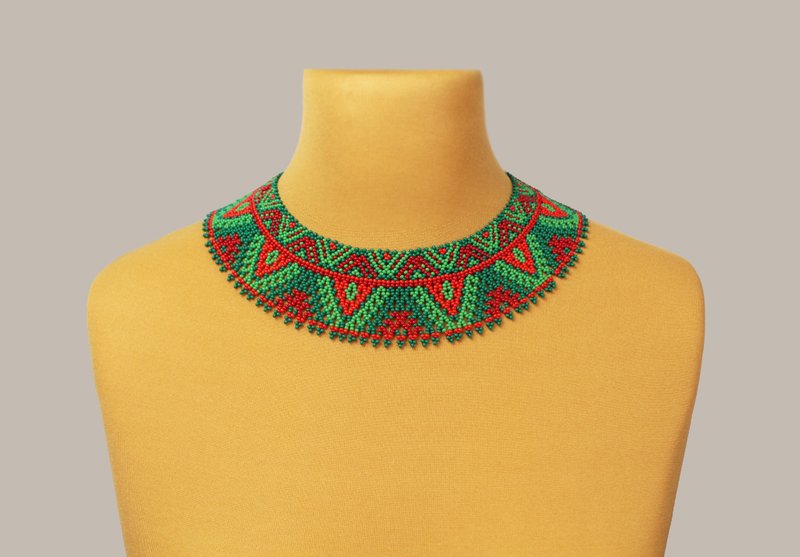 Red and green beaded necklace - 項鍊 - 玻璃 綠色