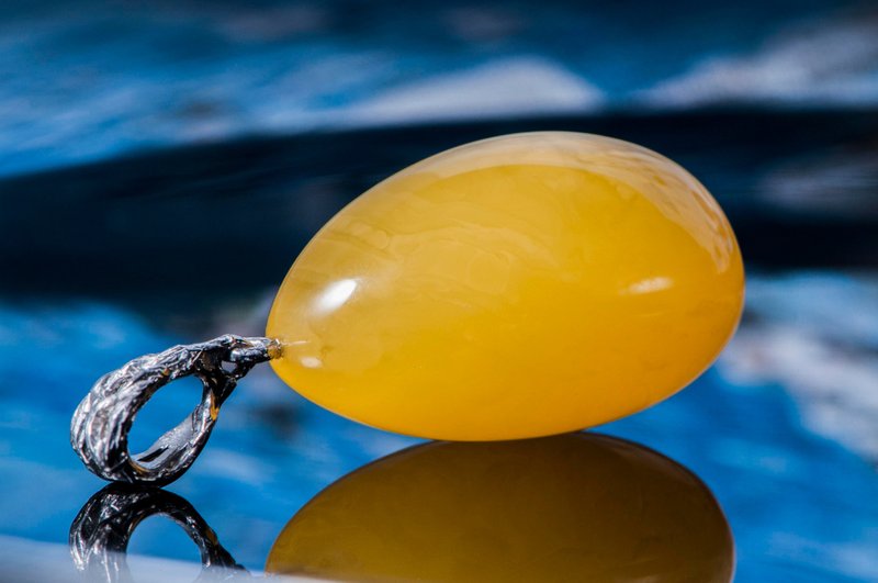 独家黄琥珀吊坠配手工银吊坠 黄琥珀吊坠 波罗的海琥珀吊坠 - 項鍊 - 半寶石 黃色