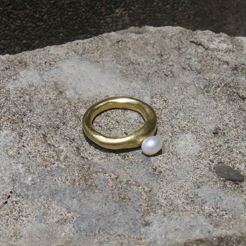 扭動珍珠戒指 - 戒指 - 銅/黃銅 金色